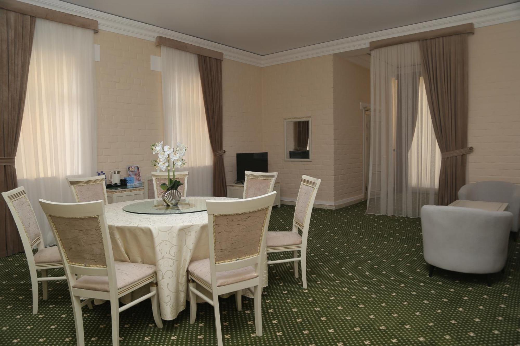 Bek Plus Hotel Takchilik Экстерьер фото