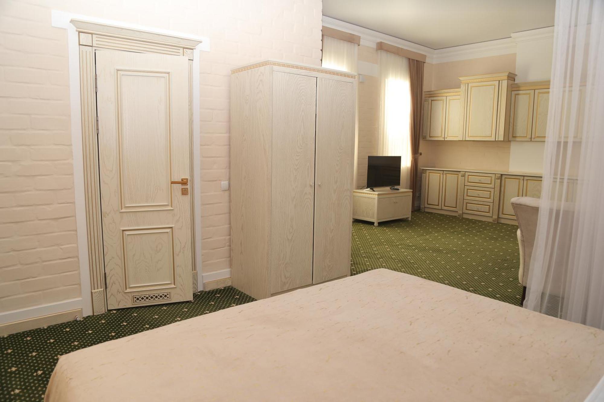 Bek Plus Hotel Takchilik Экстерьер фото
